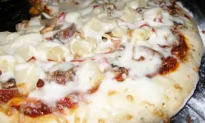 Jak zrobić pizzę jak z Pizza Hut - idealne ciasto i smaki
