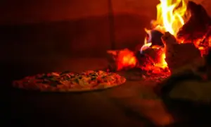 Ile kcal ma pizza neapolitańska? Zaskakujące fakty o kaloriach
